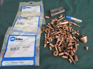 lot 43 image: BOX OF NEW MISC. MILLER TORCH TIPS