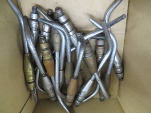 lot 50 image: BOX OF MISC. OXWELD TIPS
