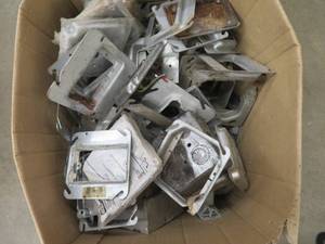 lot 67 image: BOX OF MISC. MUD RINGS, COVERS, 2-GANG