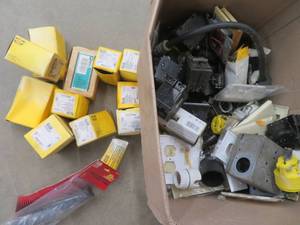 lot 68 image: BOX OF MISC.HEAVY DUTY ELECTRICAL