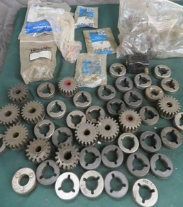 lot 87 image: BOX OF WIRE FEED DRIVE WHEELS