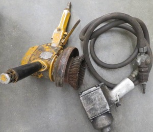 lot 115 image: LARGE AIR GRINDER AND DRILL