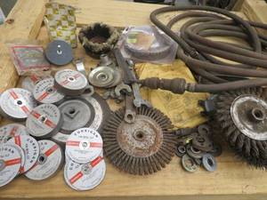 lot 117 image: BOX OF GRINDER PARTS AND PIECES & AIR HOSE
