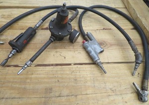 lot 118 image: 2 AIR HOSES & AIR GRINDER & NOZZEL