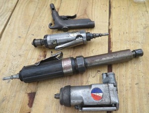 lot 121 image: MISC. AIR TOOLS