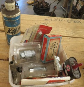 lot 124 image: MISC. NEW AND OLD COUPLERS, & NEW CONTAINERS OF KILLFROST