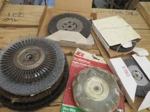 lot 132 image: BOX OF NEW MISC. WIRE WHEELS