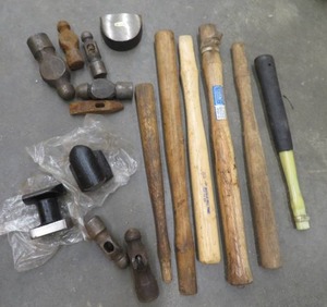lot 137 image: WOODEN HANDELS AND HAMMER HEADS