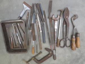 lot 166 image: CHISELS  SNIPS  AND MORE