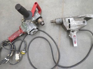 lot 169 image: MILWAUKEE HOLE HAWG WITH CHUCK  POWER DRILL