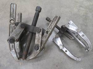 lot 175 image: PULLERS