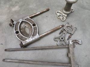 lot 176 image: PULLER PARTS