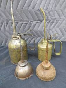 lot 180 image: VINTAGE EAGLE OIL CAN PLUS MORE