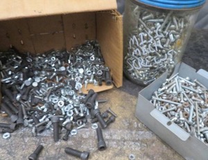 lot 196 image: NUTS BOLTS MISC MACHINE SCREWS