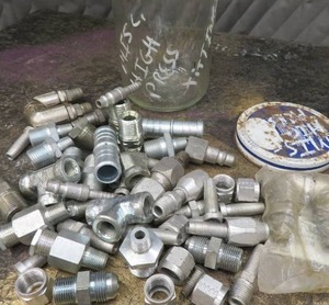 lot 206 image: MISC HIGH PRESS FITTINGS