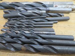 lot 265 image: 19 DRILL BITS