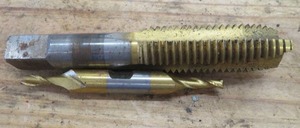 lot 267 image: SPIRAL TAP &SMALL  DOUBLE SIDED DRILL BIT