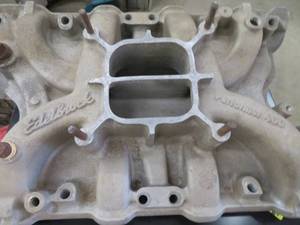 lot 275 image: EDELBROCK INTAKE MANIFOLD PERFORMER 400