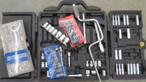 lot 281 image: PLASTIC CASE WITH SOCKETS & ALLEN WRENCHES