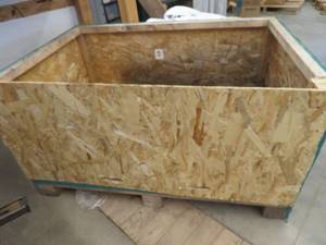 lot 286 image: LARGE SOLID WOODEN BOX NO LID