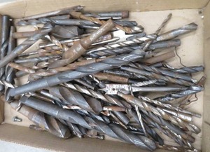 lot 304 image: BOX OF ASSORTED DRILL BITS