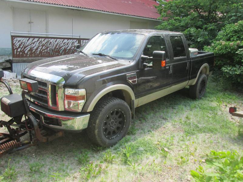 2008 Ford F-350 Lariat Super Duty Crew Cab Diesel 4x4 with Working Plow - Salvage Title - Crashed and Fully Repaired in 2016 - NEW Complete Ford Engine Installed in 2018 at 226,365 Miles Truck Now Has 246,924 Miles - Newer Tires and Rims