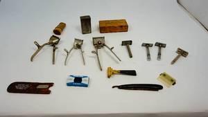 lot 17 image: Vintage Shave & Hair Cut Lot