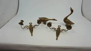 lot 33 image: Brass home decor