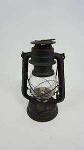 lot 39 image: Vintage Red Lantern Winged Wheel No. 400 Made In Japan