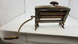 lot 81 image: Antique portable wringer washer