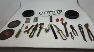lot 98 image: Vintage hardwarehandtools