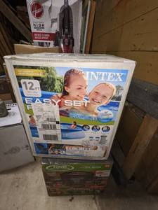 lot 132 image: Intex Easy Set 12 x 30 Round Inflatable Pool Set