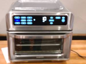 lot 130 image: Chefman Toast-Air 6-Slice Air Fryer  Toaster Oven with 9 Cooking Presets