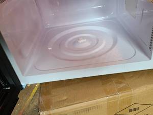 lot 376 image: 2.2 Cu. Ft. 1250-Watt Countertop Microwave Oven, Black