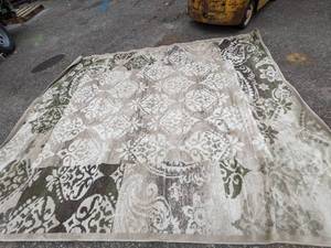 lot 378 image: Superior Mystique Modern Damask 8 x 10 Area Rug