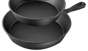 lot 206 image: MegaChef 2-Pc. Pre-Seasoned Cast Iron Skillet Set