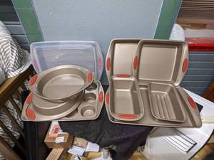 lot 96 image: Rachael Ray Cucina 10-Pc. Nonstick Carbon Steel Bakeware Set