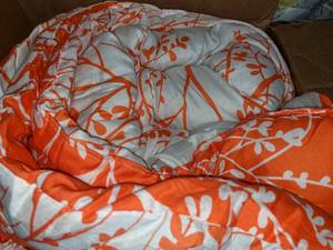 lot 150 image: Spirit Linen Home Plush Reversible 6-Pc. Comforter Set - King, Coral