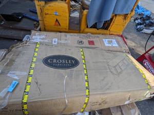 lot 242 image: Pallet of Furniture, Mixed Condition