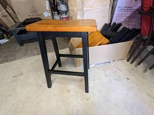 lot 175 image: Set of 4 Counter Height Saddleback Stools