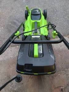 lot 365 image: Earthwise 14 inch electric mower