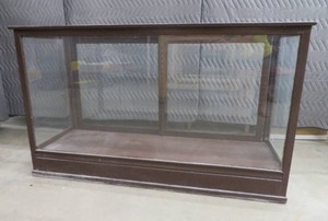 lot 1 image: LARGE VINTAGE MAPLE  GLASS DISPLAY CABINET.
