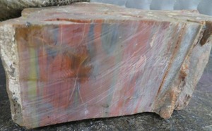 lot 3 image: LARGE AGATE  ROCK