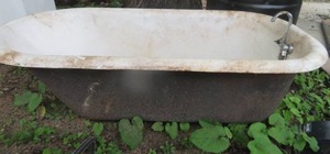 lot 15 image: ENAMEL CLAW FOOT BATH TUB
