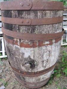 lot 19 image: VINTAGE BARREL