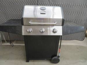 lot 52 image: BIGHORN GAS GRILL