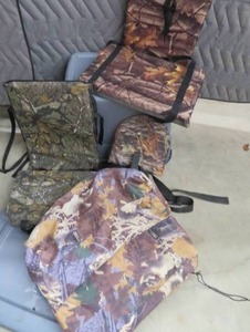 lot 66 image: 4 PADDED TREESTAND SEATS