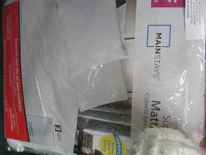 lot 95 image: NEW RUGS  MATTRESS PAD  SHEETS