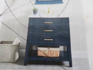 lot 102 image: NEW IN BOX VANITY