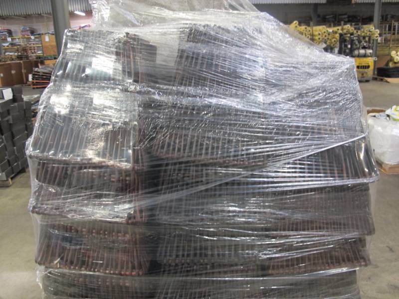 lot 715 image: Pallet of NEW Vickerman Wicker Baskets in Various Shapes and Colors